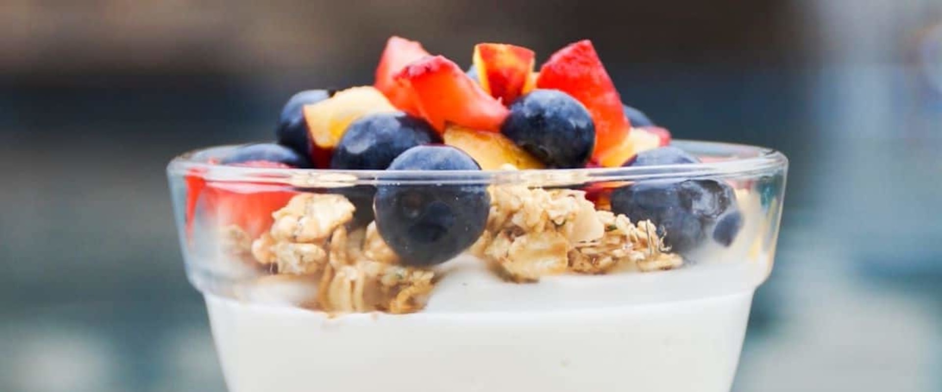 Greek Yogurt Parfaits with Fruit and Granola – A Healthy and Delicious Lunch Idea for Kids